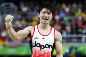 内村航平　嫁　母　髪型